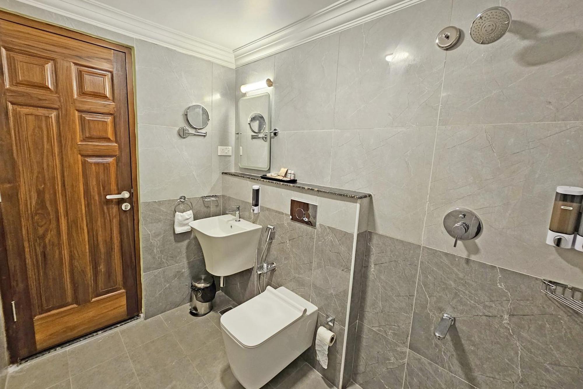 Le Colonial Suites Pondicherry Eksteriør bilde
