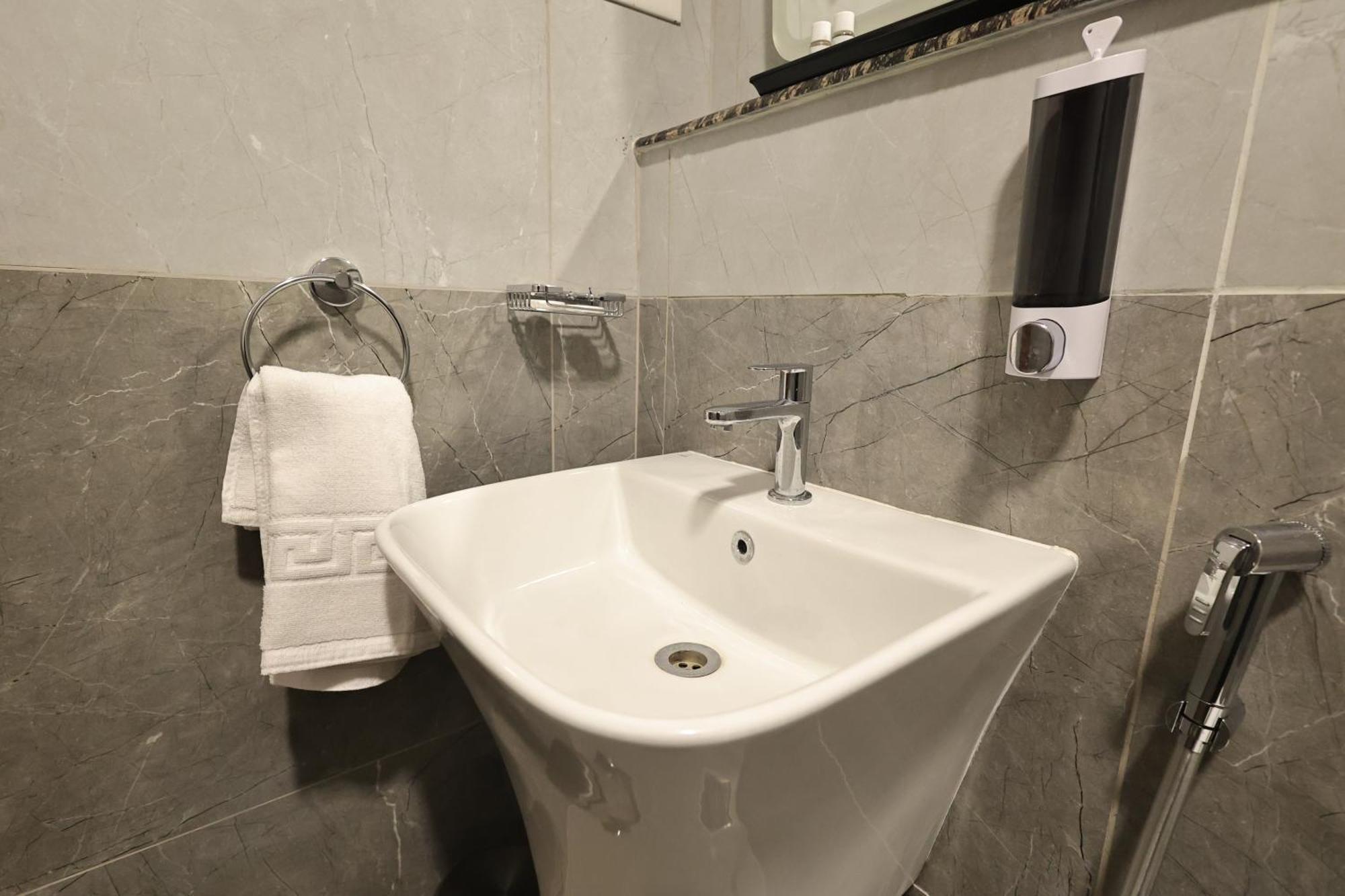 Le Colonial Suites Pondicherry Eksteriør bilde